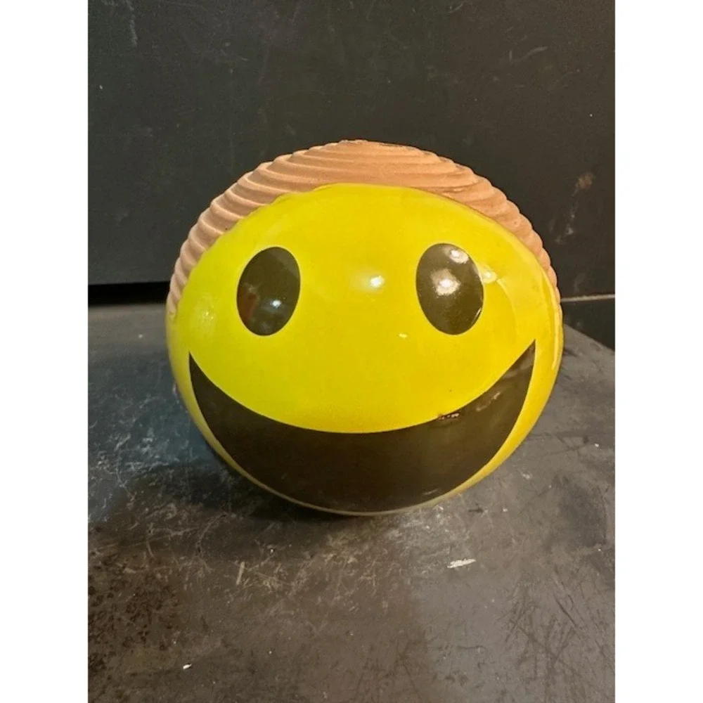 Vintage Style Yellow Ceramic Smiley Face‎ Vase Terracotta Ribbed Round Planter